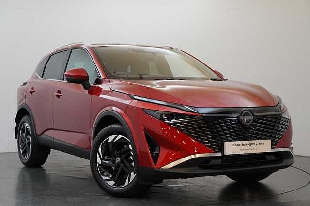Nissan Qashqai 1.3 DIG-T MH 140 N-Connecta with Sat Nav and 360 View Cameras