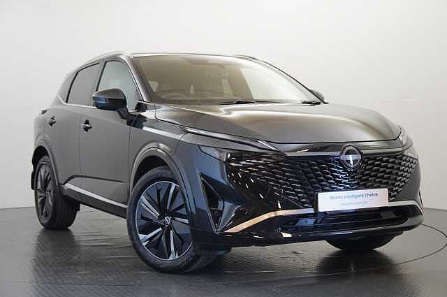 Nissan Qashqai 1.3 DIG-T MH 140 Tekna with Glass Roof + Heat Pack and 360 View Cameras