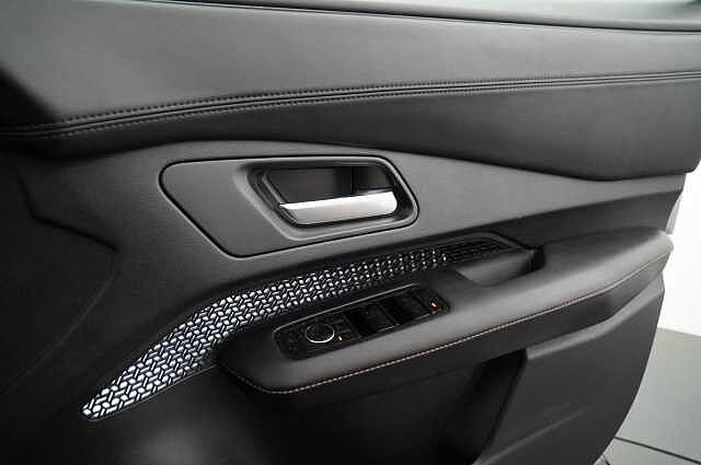 Nissan ARIYA 63KW Advance Auto with Sky Roof Pack + Sat Nav and 360 View Cameras