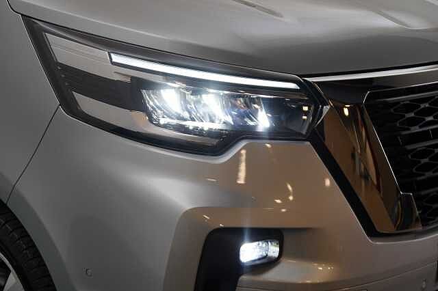 Nissan Primastar 2.0 dCi 150 Tekna Auto L1H1 3.0T Panel Van with Sat Nav and Air Con