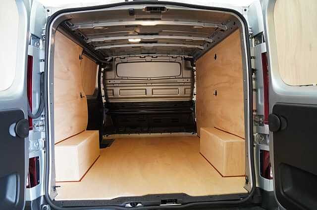 Nissan Primastar 2.0 dCi 150 Tekna Auto L1H1 3.0T Panel Van with Sat Nav and Air Con