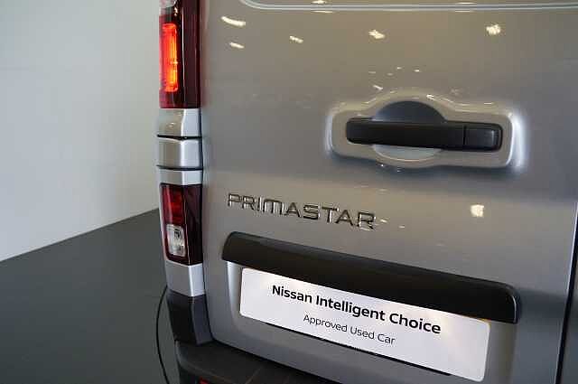 Nissan Primastar 2.0 dCi 150 Tekna Auto L1H1 3.0T Panel Van with Sat Nav and Air Con