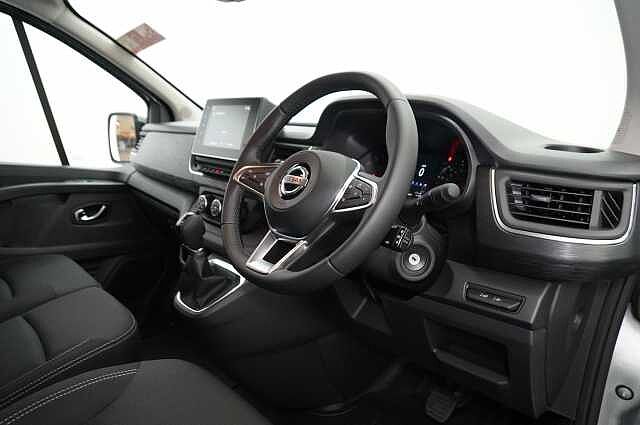Nissan Primastar 2.0 dCi 150 Tekna Auto L1H1 3.0T Panel Van with Sat Nav and Air Con