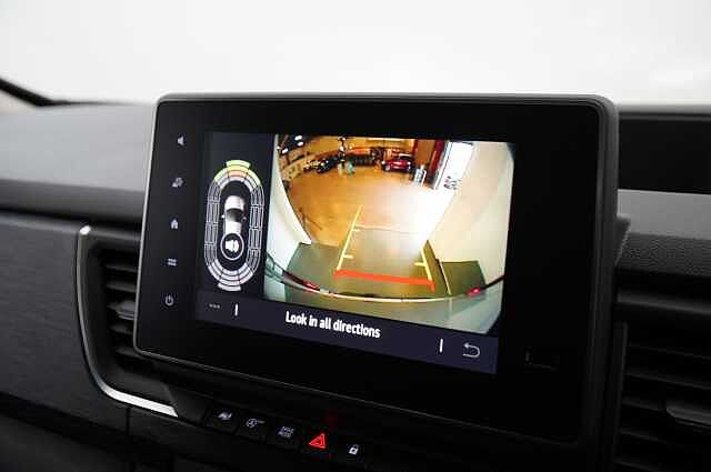 Nissan Primastar 2.0 dCi 150 Tekna Auto L1H1 3.0T Panel Van with Sat Nav and Air Con