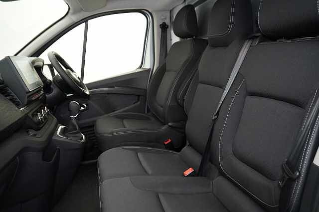 Nissan Primastar 2.0 dCi 150 Tekna Auto L1H1 3.0T Panel Van with Sat Nav and Air Con