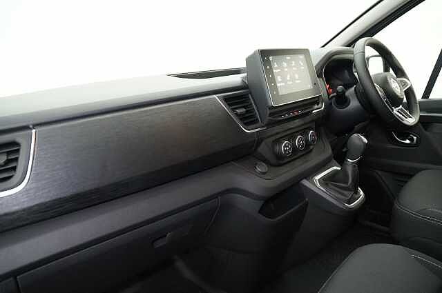 Nissan Primastar 2.0 dCi 150 Tekna Auto L1H1 3.0T Panel Van with Sat Nav and Air Con