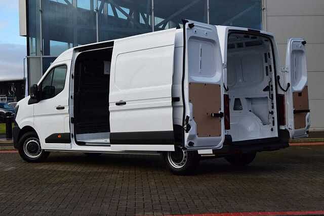 Nissan Interstar 2.0 dCi 150 Acenta L3 H2 3.5T Panel Van