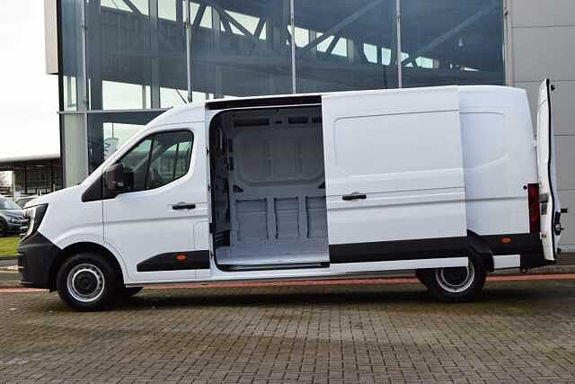 Nissan Interstar 2.0 dCi 150 Acenta L3 H2 3.5T Panel Van