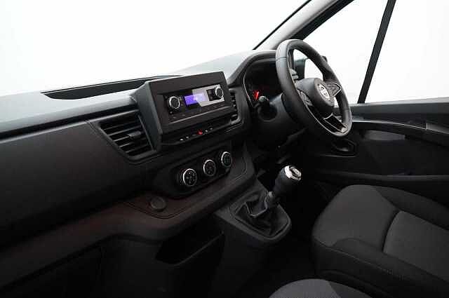 Nissan Primastar 2.0 dCi 130 Acenta L1 H1 3.0T Panel Van + Offside Door Pack