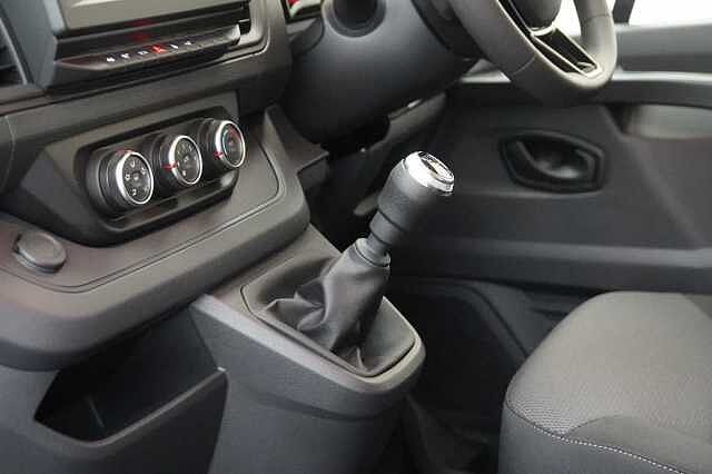 Nissan Primastar 2.0 dCi 130 Acenta L1 H1 3.0T Panel Van + Offside Door Pack