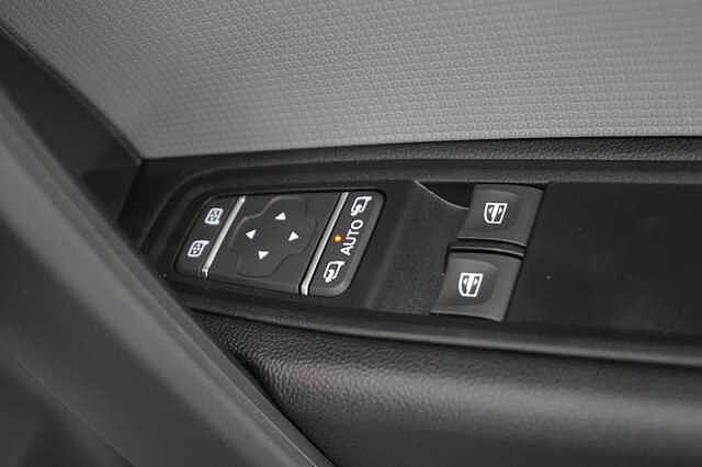 Nissan Townstar EV 45KW Tekna Auto L1 Van with Sat Nav and Rear View Camera