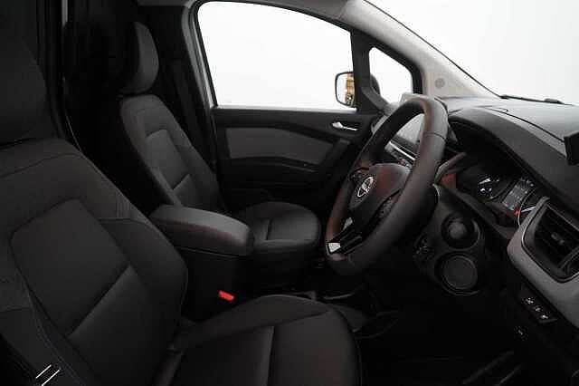 Nissan Townstar EV 45KW Tekna Auto L1 Van with Sat Nav and Rear View Camera