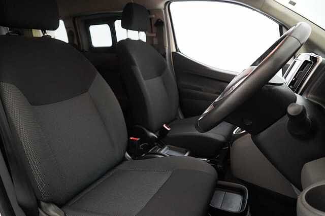 Nissan e-NV200 Combi 40KW Evalia Auto with 7 Seats and Sat Nav + Heat Pack Upgrade