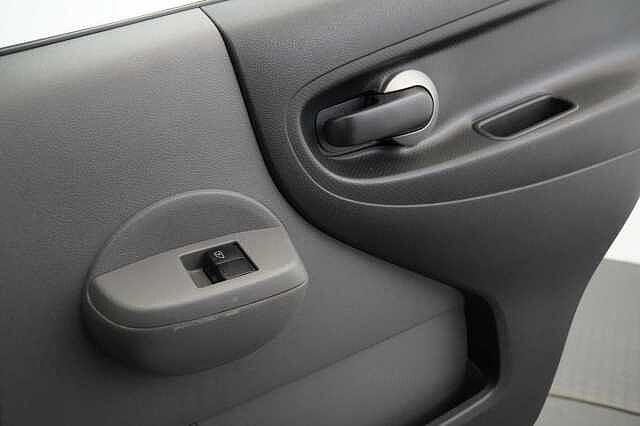 Nissan e-NV200 Combi 40KW Evalia Auto with 7 Seats and Sat Nav + Heat Pack Upgrade