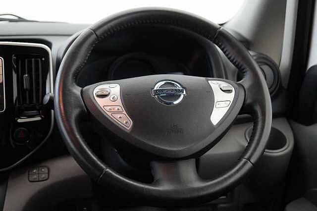 Nissan e-NV200 Combi 40KW Evalia Auto with 7 Seats and Sat Nav + Heat Pack Upgrade