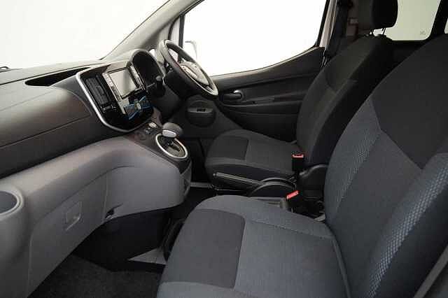 Nissan e-NV200 Combi 40KW Evalia Auto with 7 Seats and Sat Nav + Heat Pack Upgrade