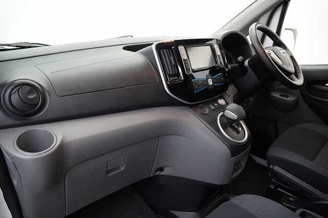 Nissan e-NV200 Combi 40KW Evalia Auto with 7 Seats and Sat Nav + Heat Pack Upgrade