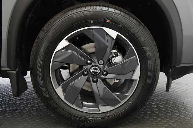 Nissan X-Trail 1.5 VC-T MH 163 N-Connecta X-Tronic Auto with 5 Seats + Nav and 360 Cameras