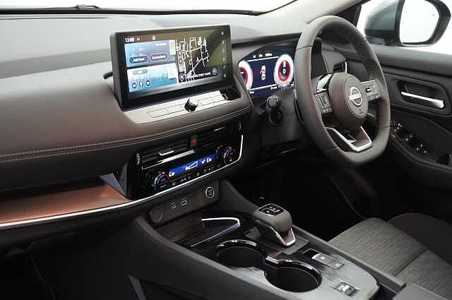 Nissan X-Trail 1.5 VC-T MH 163 N-Connecta X-Tronic Auto with 5 Seats + Nav and 360 Cameras