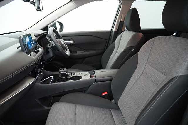 Nissan X-Trail 1.5 VC-T MH 163 N-Connecta X-Tronic Auto with 5 Seats + Nav and 360 Cameras