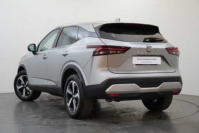 Nissan Qashqai 1.3 DIG-T MH 158 N-Connecta X-Tronic Auto with Glass Roof Pack Upgrade