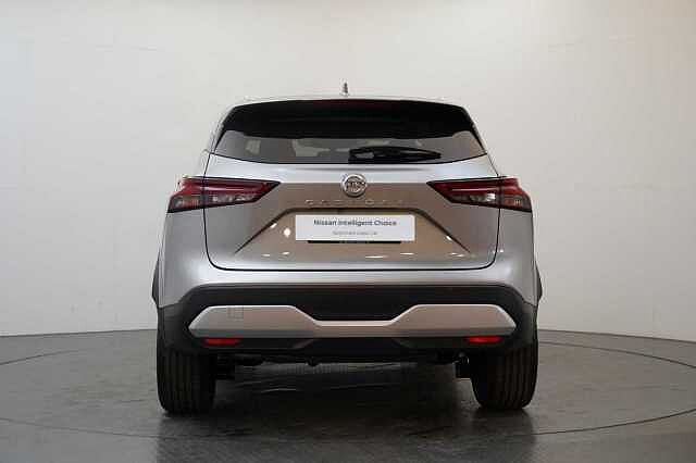 Nissan Qashqai 1.3 DIG-T MH 158 N-Connecta X-Tronic Auto with Glass Roof Pack Upgrade