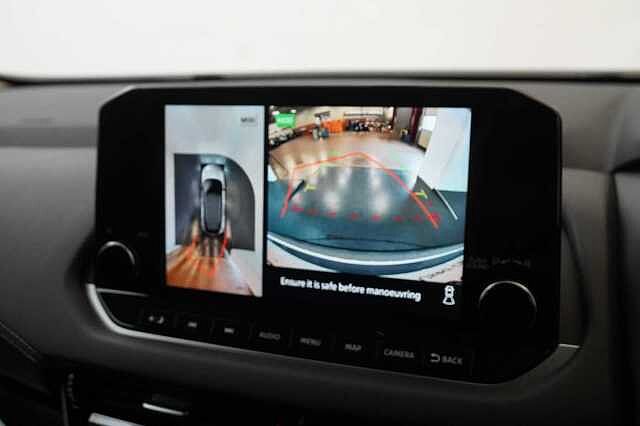 Nissan Qashqai 1.3 DIG-T MH 158 N-Connecta X-Tronic Auto with Glass Roof Pack Upgrade