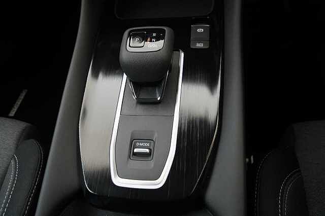 Nissan Qashqai 1.3 DIG-T MH 158 N-Connecta X-Tronic Auto with Glass Roof Pack Upgrade