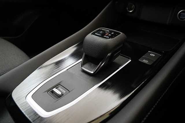 Nissan Qashqai 1.3 DIG-T MH 158 N-Connecta X-Tronic Auto with Glass Roof Pack Upgrade