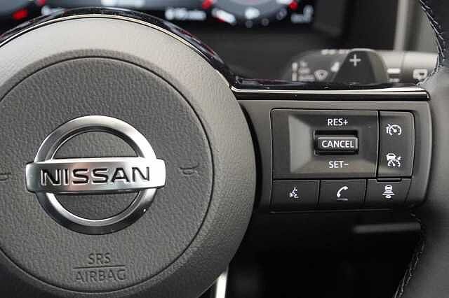 Nissan Qashqai 1.3 DIG-T MH 158 N-Connecta X-Tronic Auto with Glass Roof Pack Upgrade