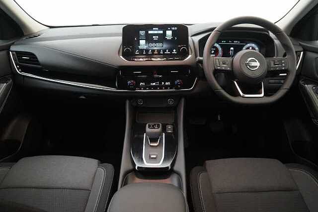 Nissan Qashqai 1.3 DIG-T MH 158 N-Connecta X-Tronic Auto with Glass Roof Pack Upgrade