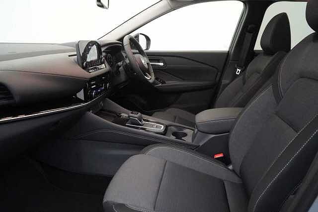 Nissan Qashqai 1.3 DIG-T MH 158 N-Connecta X-Tronic Auto with Glass Roof Pack Upgrade