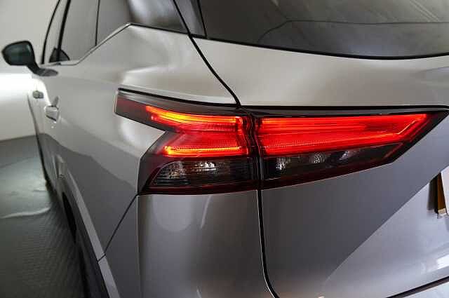 Nissan Qashqai 1.3 DIG-T MH 158 N-Connecta X-Tronic Auto with Glass Roof Pack Upgrade