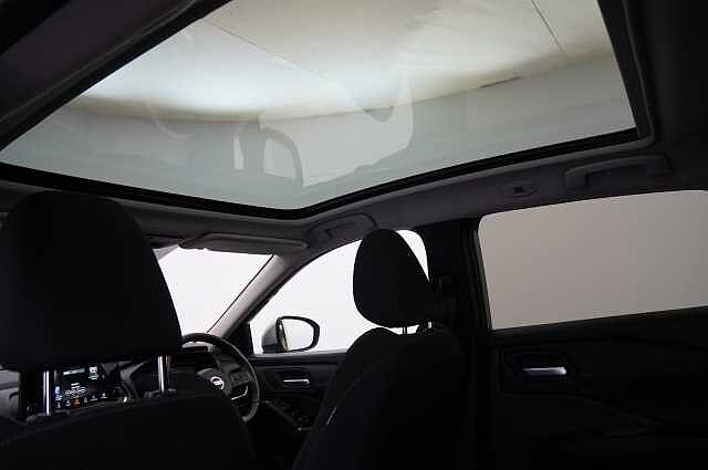 Nissan Qashqai 1.3 DIG-T MH 158 N-Connecta X-Tronic Auto with Glass Roof Pack Upgrade