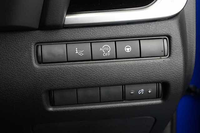 Nissan Qashqai 1.3 DIG-T MH 140 Premiere Edition with Glass Roof + Drive Assist Technology