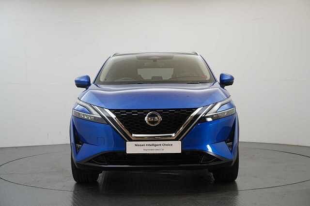 Nissan Qashqai 1.3 DIG-T MH 140 Premiere Edition with Glass Roof + Drive Assist Technology