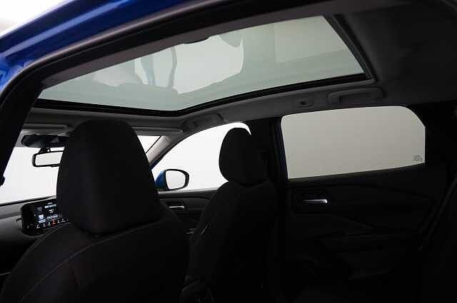 Nissan Qashqai 1.3 DIG-T MH 140 Premiere Edition with Glass Roof + Drive Assist Technology