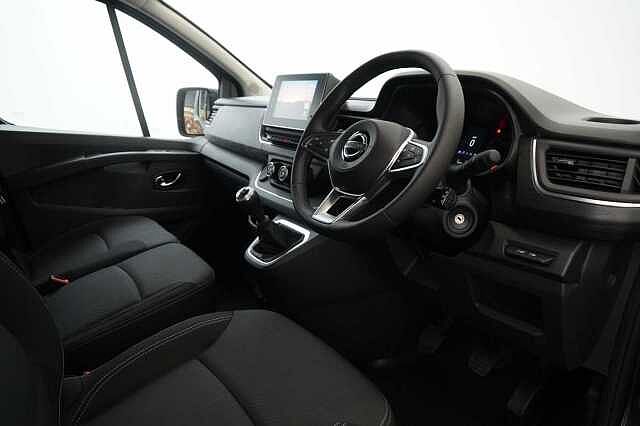 Nissan Primastar 2.0 dCi 130 Tekna L1 H1 2.8T Panel Van with Sat Nav and Rear View Camera