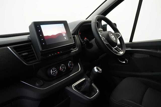 Nissan Primastar 2.0 dCi 130 Tekna L1 H1 2.8T Panel Van with Sat Nav and Rear View Camera