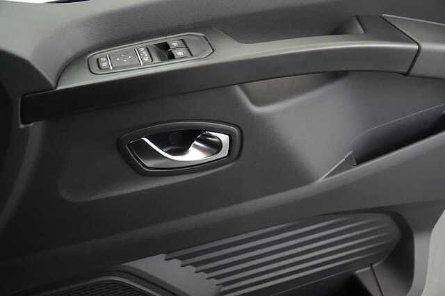 Nissan Primastar 2.0 dCi 130 Tekna L1 H1 2.8T Panel Van with Sat Nav and Rear View Camera