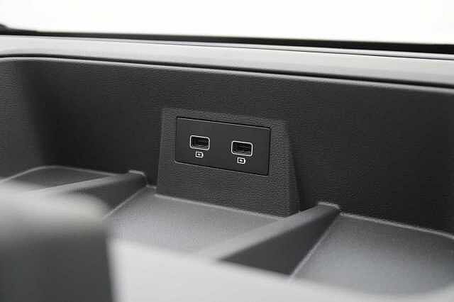 Nissan Primastar 2.0 dCi 130 Tekna L1 H1 2.8T Panel Van with Sat Nav and Rear View Camera