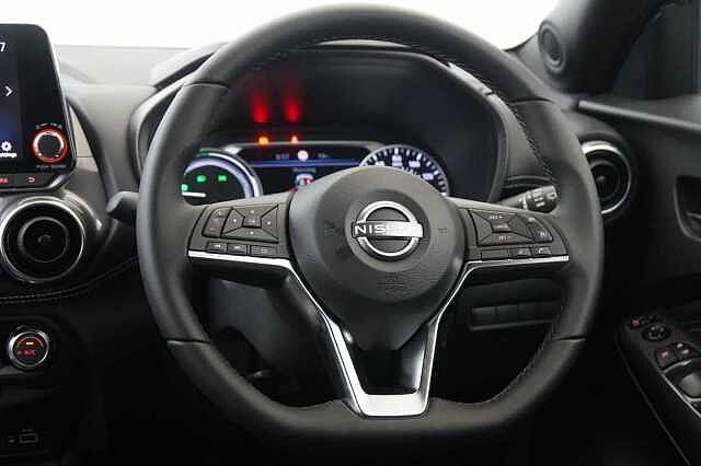 Nissan Juke 1.6 143 HEV Hybrid N-Connecta Auto with Sat Nav and Rear View Camera