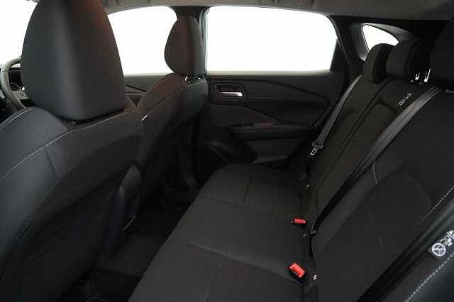 Nissan Qashqai 1.3 DIG-T MH 140 Acenta Premium with Rear View Camera and Intelligent Key