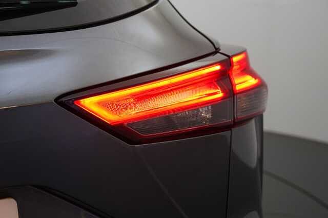 Nissan Qashqai 1.3 DIG-T MH 140 Acenta Premium with Rear View Camera and Intelligent Key