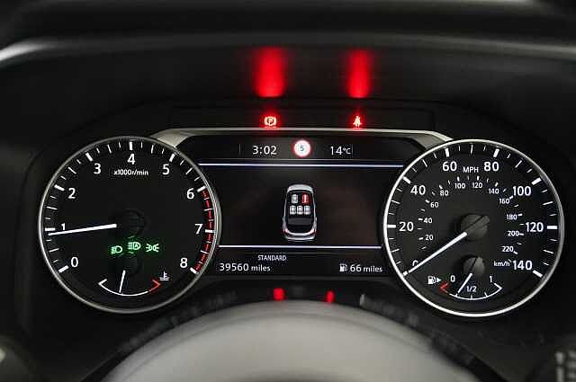 Nissan Qashqai 1.3 DIG-T MH 140 Acenta Premium with Rear View Camera and Intelligent Key