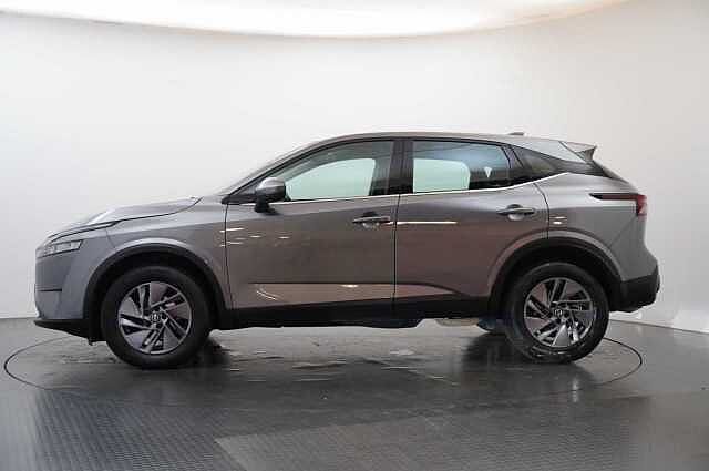 Nissan Qashqai 1.3 DIG-T MH 140 Acenta Premium with Rear View Camera and Intelligent Key