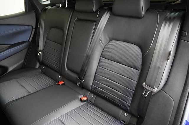 Nissan Qashqai 1.3 DIG-T  MH 140 Tekna with Glass Roof and Drive Assist Technology