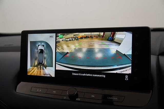 Nissan Qashqai 1.3 DIG-T  MH 140 Tekna with Glass Roof and Drive Assist Technology