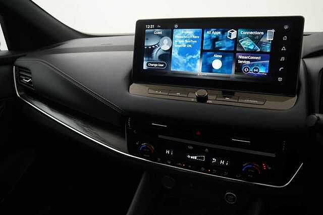 Nissan Qashqai 1.3 DIG-T  MH 140 Tekna with Glass Roof and Drive Assist Technology