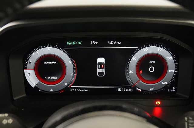 Nissan Qashqai 1.3 DIG-T  MH 140 Tekna with Glass Roof and Drive Assist Technology